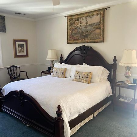 Springwood Inn Anniston Bagian luar foto