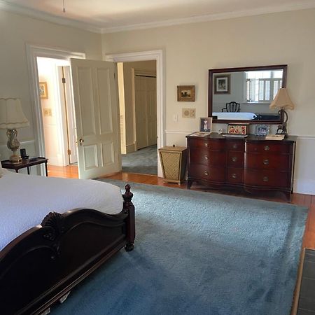 Springwood Inn Anniston Bagian luar foto
