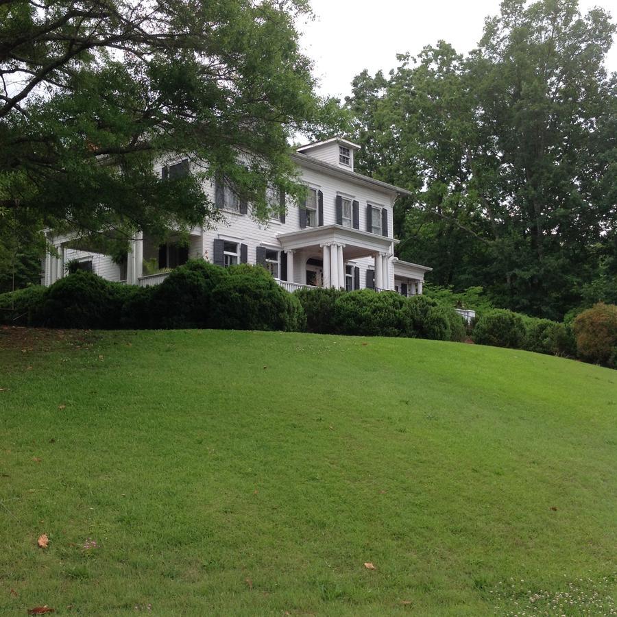 Springwood Inn Anniston Bagian luar foto